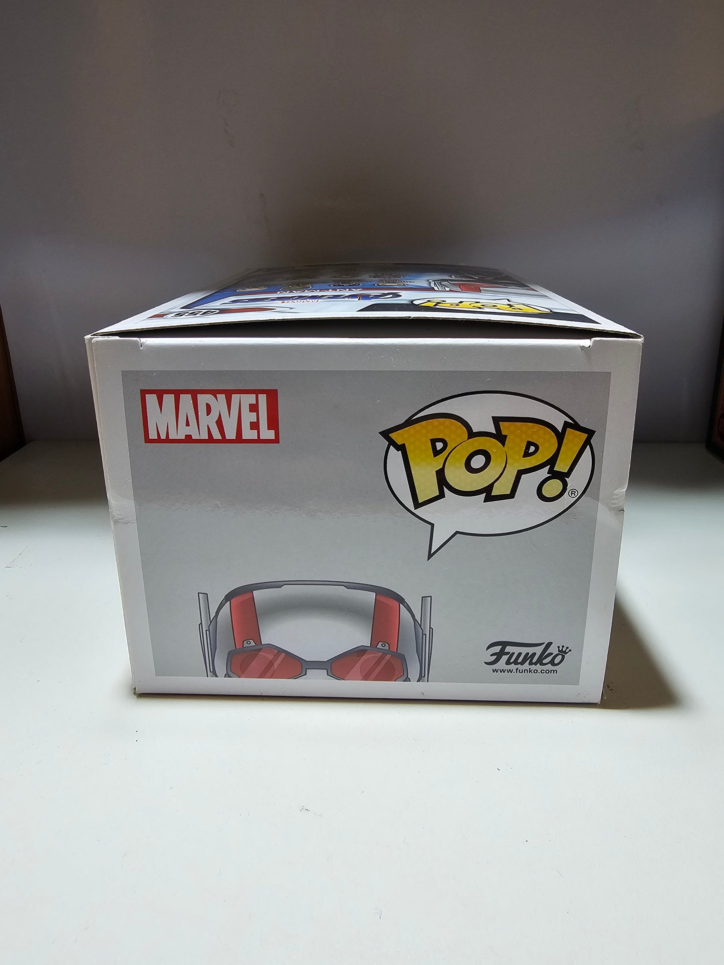 Funko Pop Marvel Avenger Ant Man 455 (La Caja puede tener algún defecto Outlet)