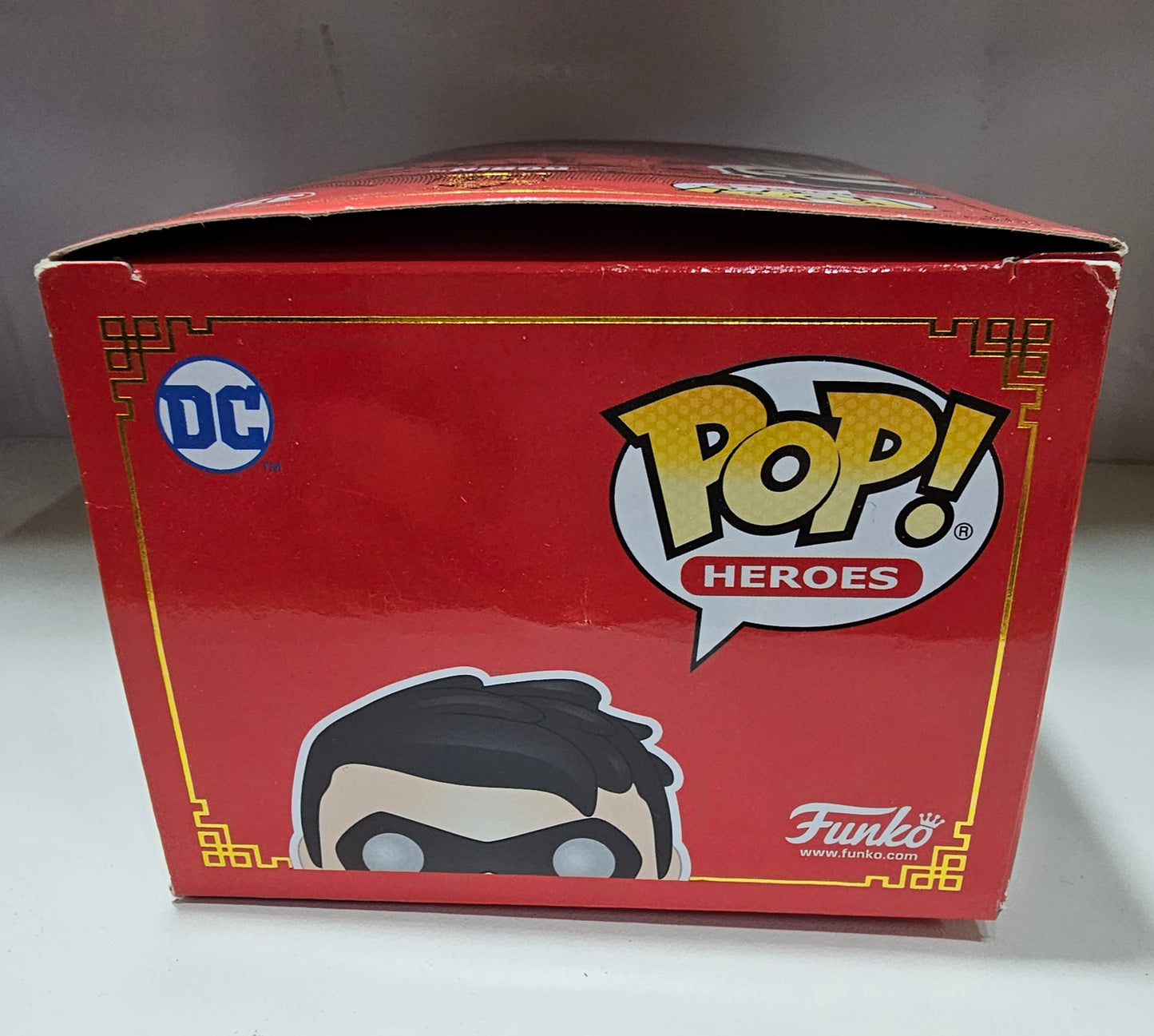 Funko Pop DC Comics Robin 377  (La Caja puede no estar perfecta ver fotos)